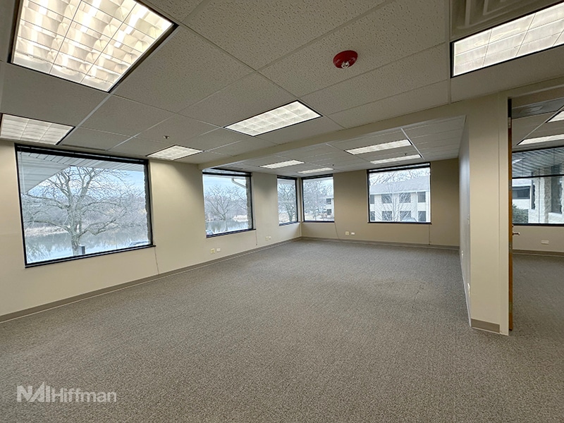 300-490 Quail Ridge Dr, Westmont, IL à louer Photo intérieure– Image 1 sur 5