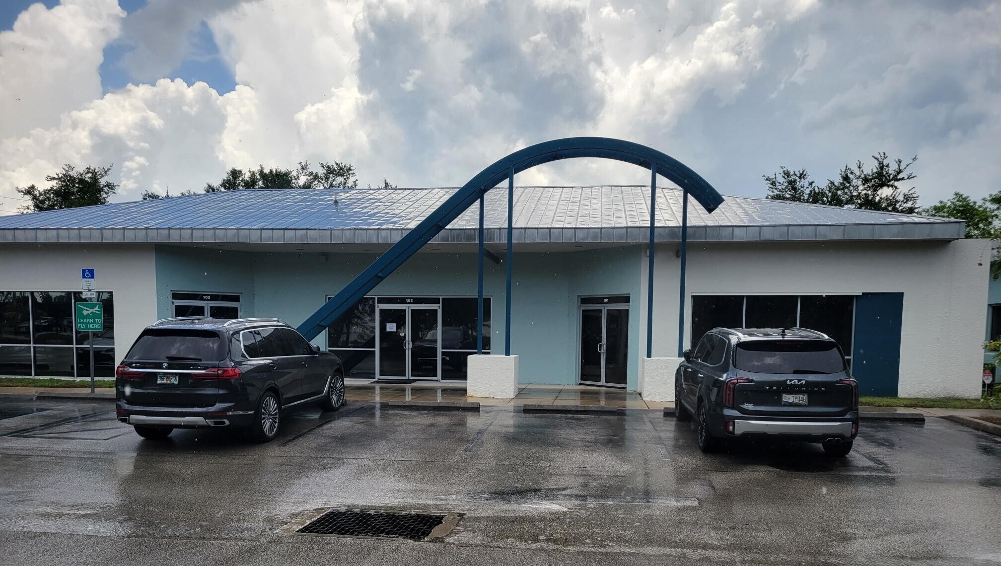 18316 Murdock Cir, Port Charlotte, FL à louer Photo de l’immeuble– Image 1 sur 7