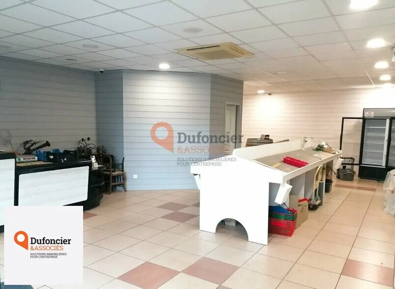 Local commercial dans Châtellerault à louer - Photo de l’immeuble – Image 1 sur 1