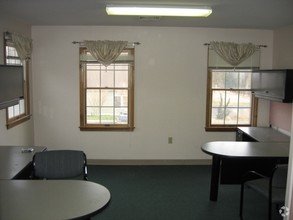 33 Hartford Ave, Granby, CT à louer Photo intérieure– Image 1 sur 4