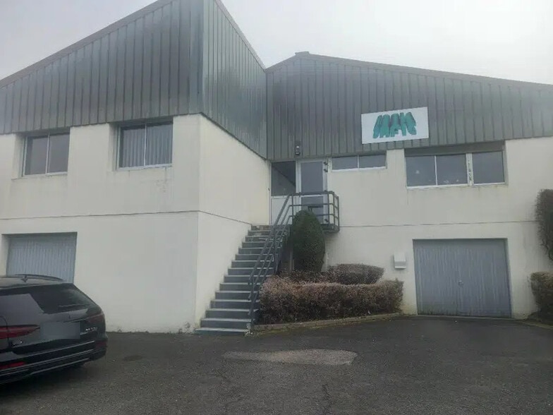 Local d'activités dans Châtillon-le-Duc à vendre - Photo de l’immeuble – Image 1 sur 4