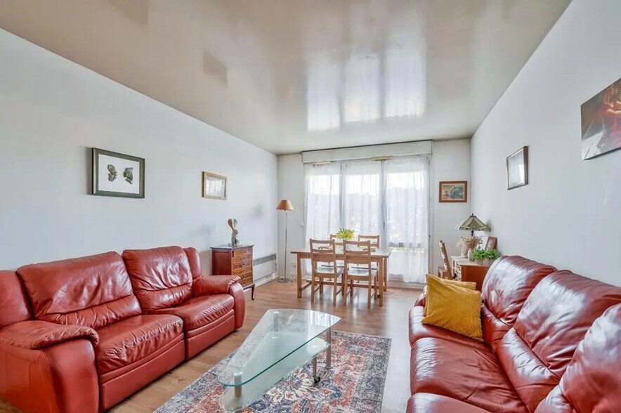 Bureau dans Issy-les-Moulineaux à vendre - Photo de l’immeuble – Image 1 sur 12