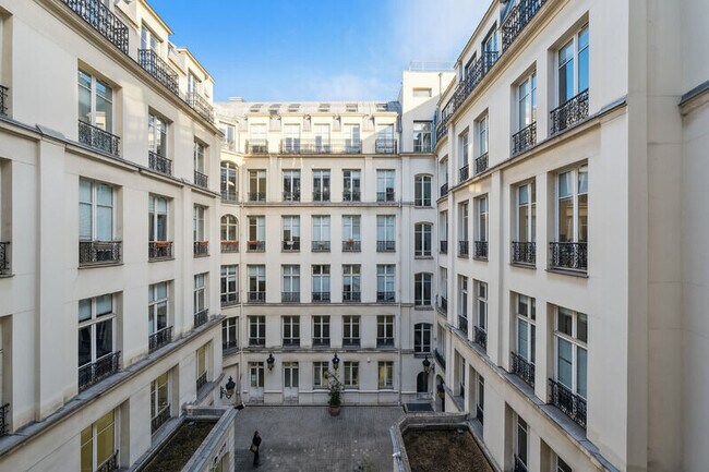Plus de détails pour 5 Rue Saint-Georges, Paris - Bureau à louer