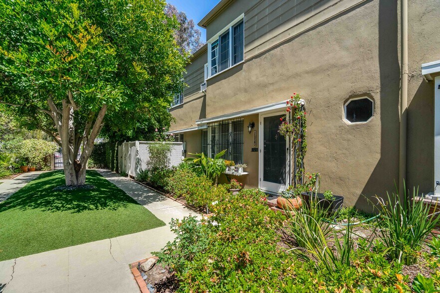 6512 W Olympic Blvd, Los Angeles, CA à vendre - Photo principale – Image 1 sur 16