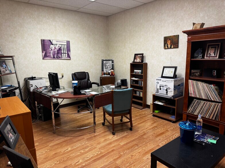 4673 Osborne Dr, El Paso, TX à vendre - Photo de l’immeuble – Image 2 sur 5