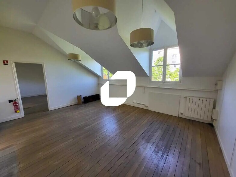 Bureau dans Paris à louer - Photo de l’immeuble – Image 1 sur 13