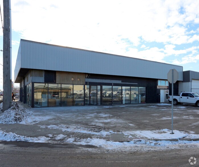 15611 112 Av NW, Edmonton, AB à vendre - Photo principale – Image 1 sur 2