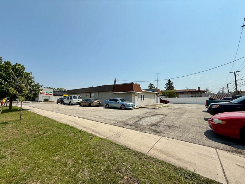 8743 Ogden Ave, Lyons, IL à vendre - Photo de l’immeuble – Image 3 sur 11