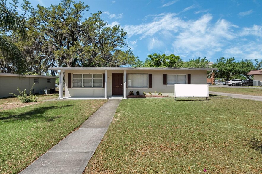 740 Lake Ave, Clermont, FL à vendre - Photo de l’immeuble – Image 3 sur 43