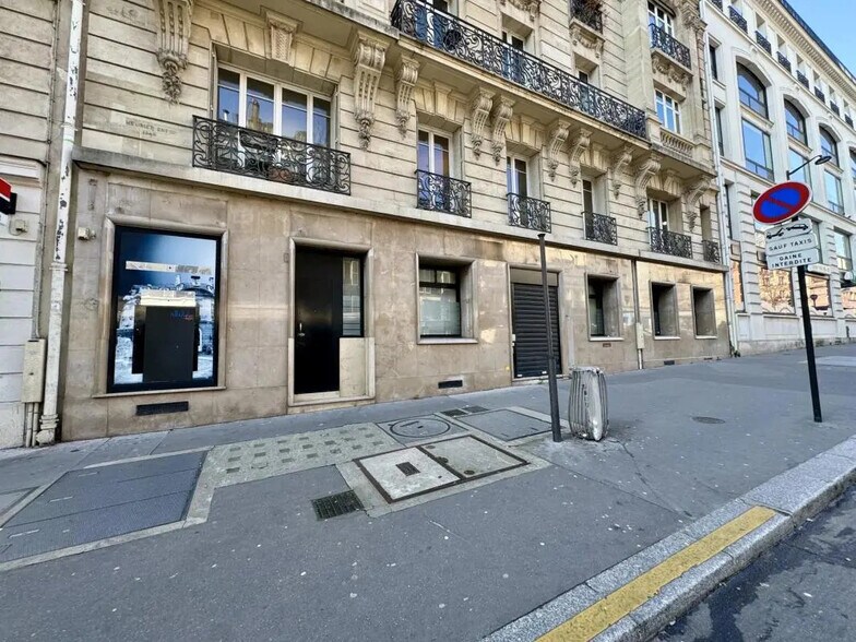 Local commercial dans Paris à louer - Photo de l’immeuble – Image 2 sur 9