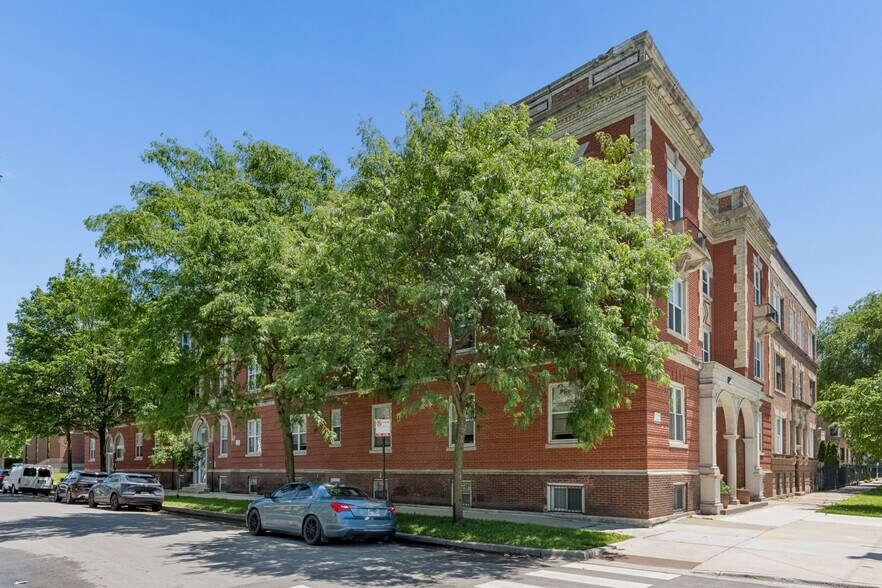 4601 S Indiana Ave, Chicago, IL à vendre - Photo de l’immeuble – Image 2 sur 10