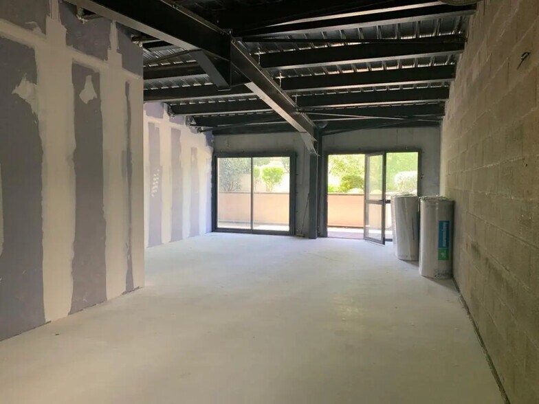 Bureau dans Brive-la-Gaillarde à louer - Photo intérieure – Image 2 sur 3