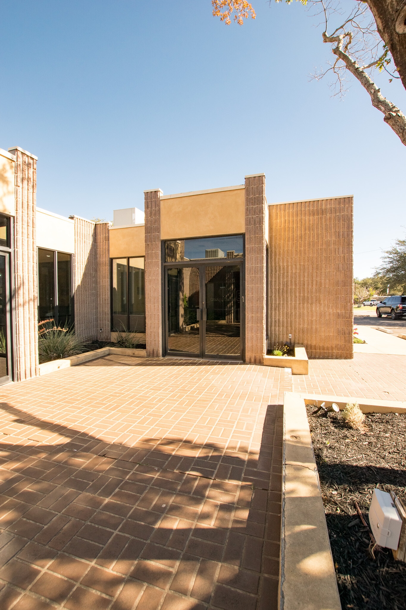 2000 W Cuthbert Ave, Midland, TX à vendre Photo principale– Image 1 sur 10