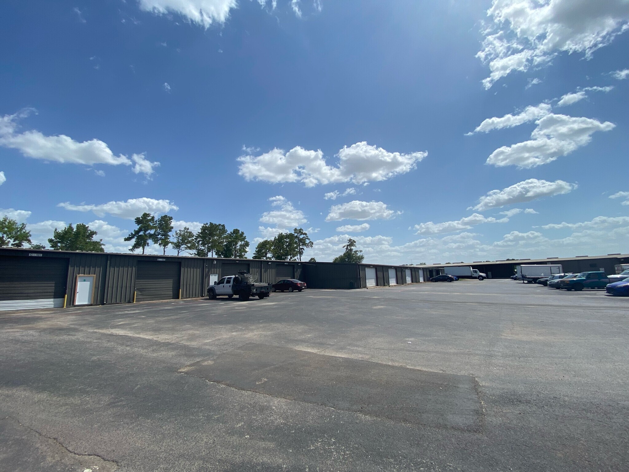 16261 Hollister St, Houston, TX à louer Photo de l’immeuble– Image 1 sur 26