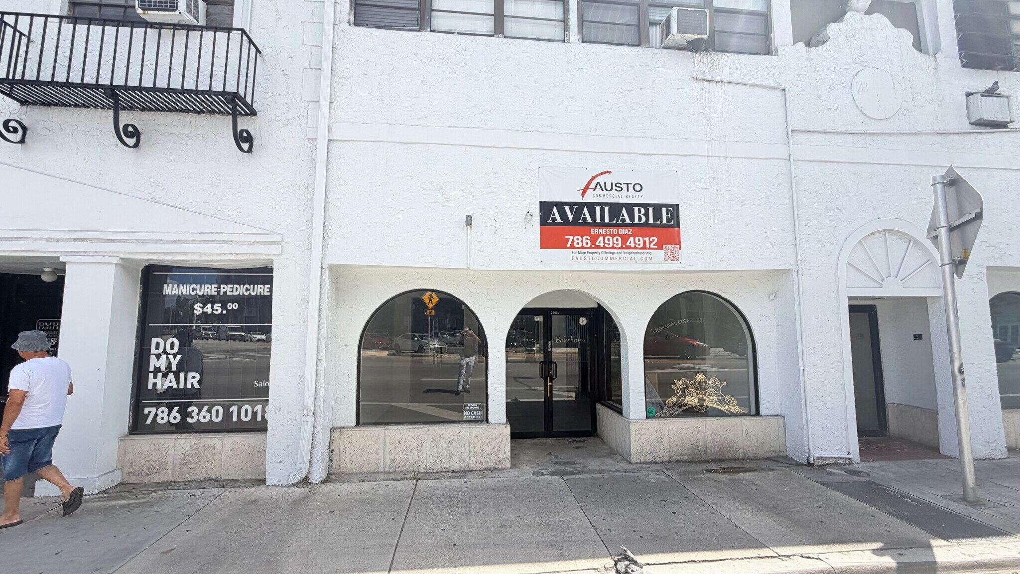 2606 SW 8th St, Miami, FL à louer Photo de l’immeuble– Image 1 sur 25