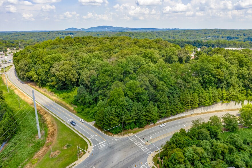 700 Chastain Cor, Marietta, GA à vendre - Photo de l’immeuble – Image 2 sur 9