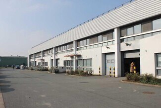 Plus de détails pour 3 Avenue Le Verrier, Trappes - Bureau, Local d'activités à louer