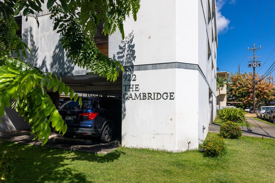 922 Mccully St, Honolulu, HI à vendre - Photo de l’immeuble – Image 2 sur 26