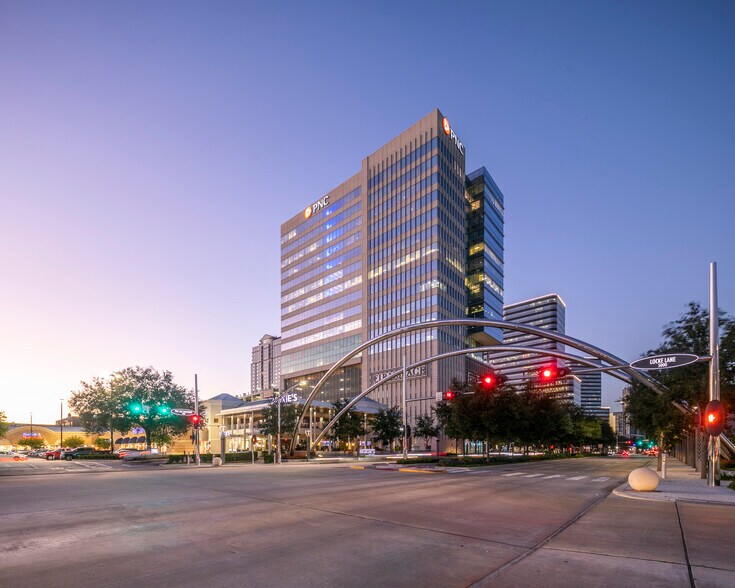 2200 Post Oak Blvd, Houston, TX à louer - Photo de l’immeuble – Image 3 sur 14