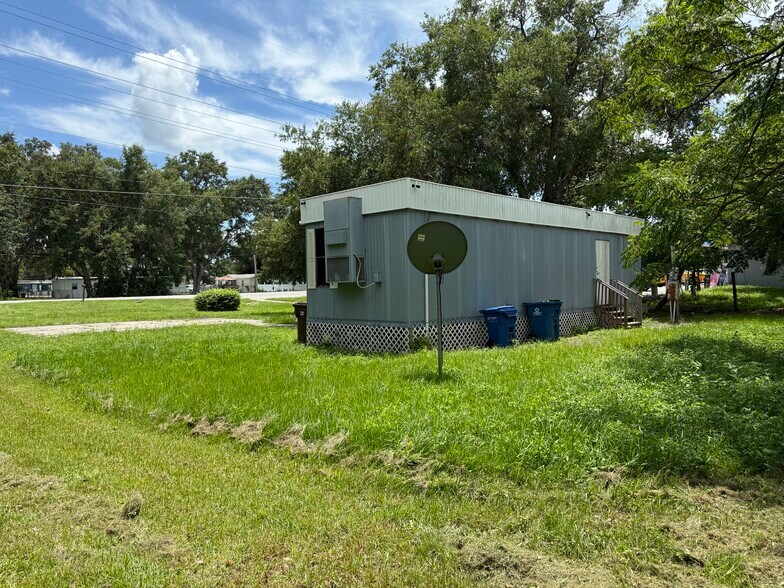632 Commonwealth Ave SW, Polk City, FL à vendre - Photo de l’immeuble – Image 2 sur 17