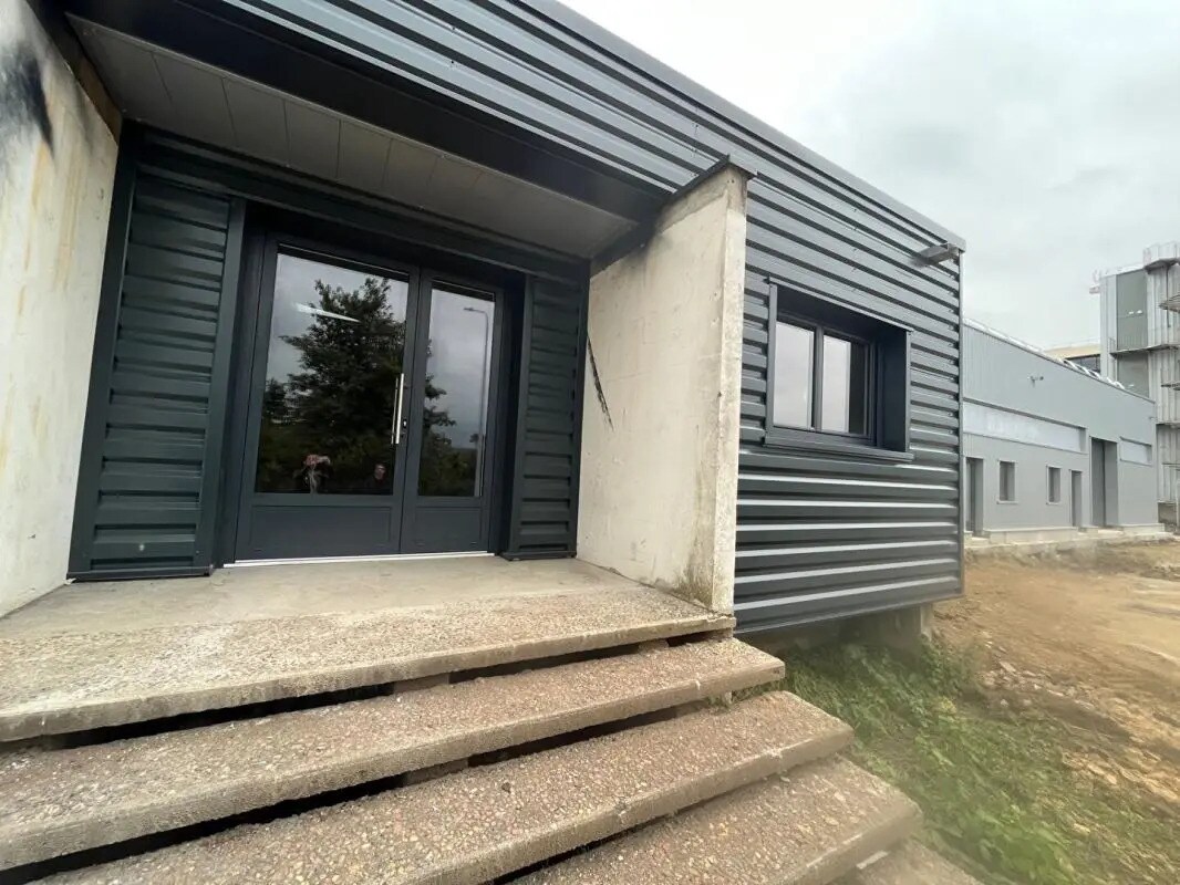 Local d’activités dans Besançon à louer Photo de l’immeuble– Image 1 sur 5