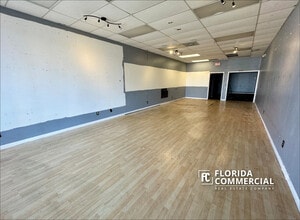 746 SW Federal Hwy, Stuart, FL à louer Photo intérieure– Image 1 sur 9