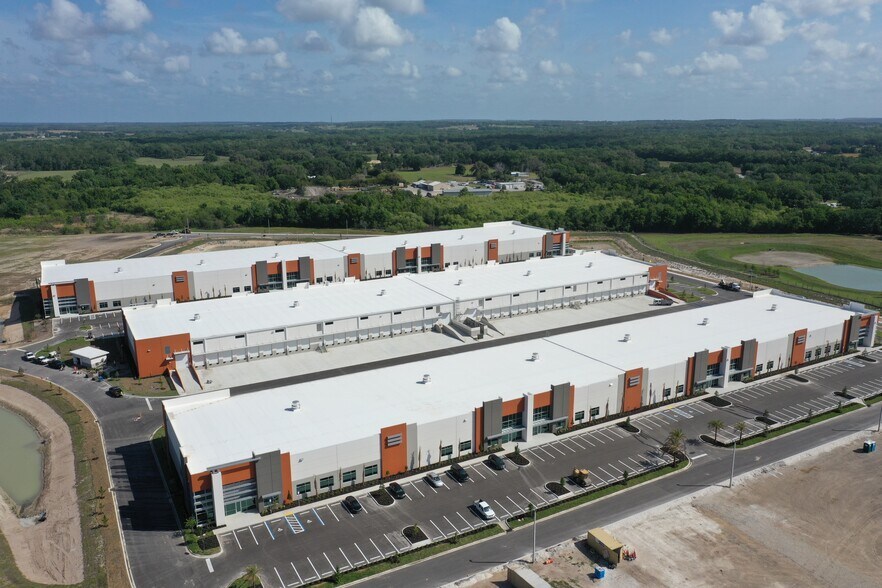 11600 Trade Park Way, San Antonio, FL à louer - Photo de l’immeuble – Image 2 sur 4