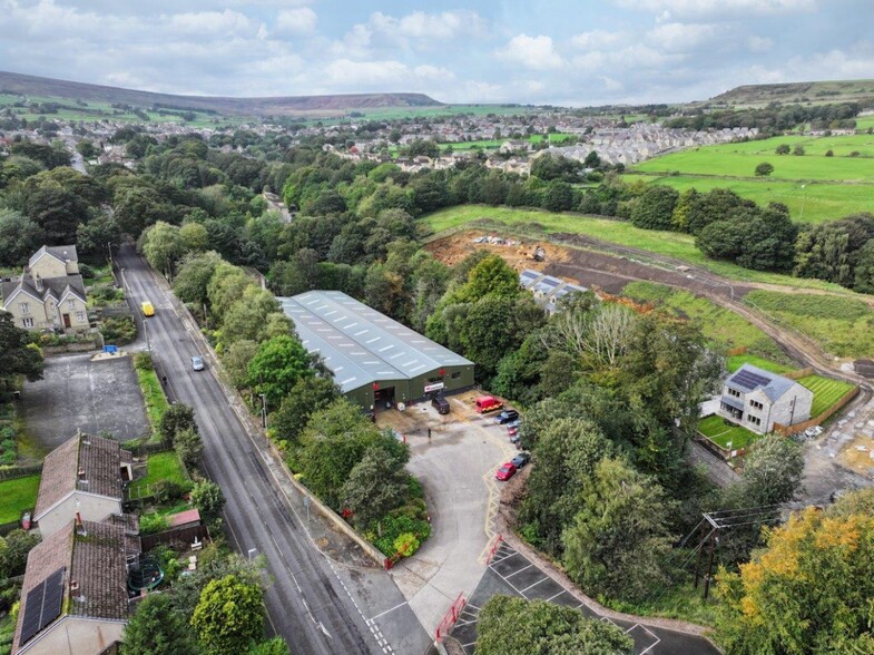 Huddersfield Rd, Meltham à vendre - Photo principale – Image 1 sur 1