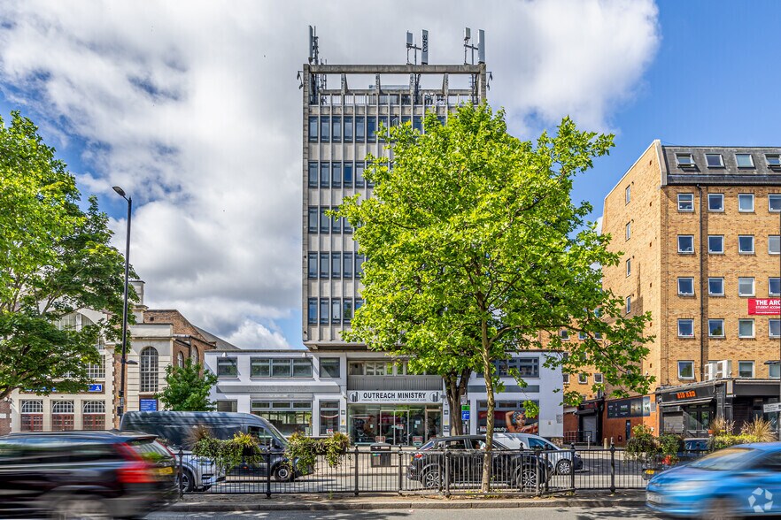 383 Holloway Rd, Londres à vendre - Photo de l’immeuble – Image 1 sur 8