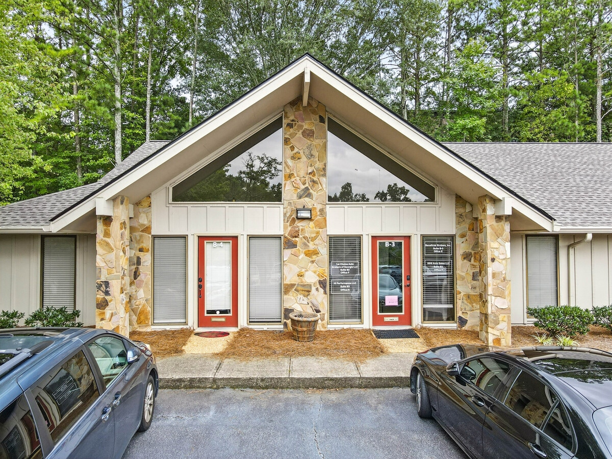 11285 Elkins Rd, Roswell, GA 30076 - Lot B3 -  - Photo intérieure - Image 1 of 38