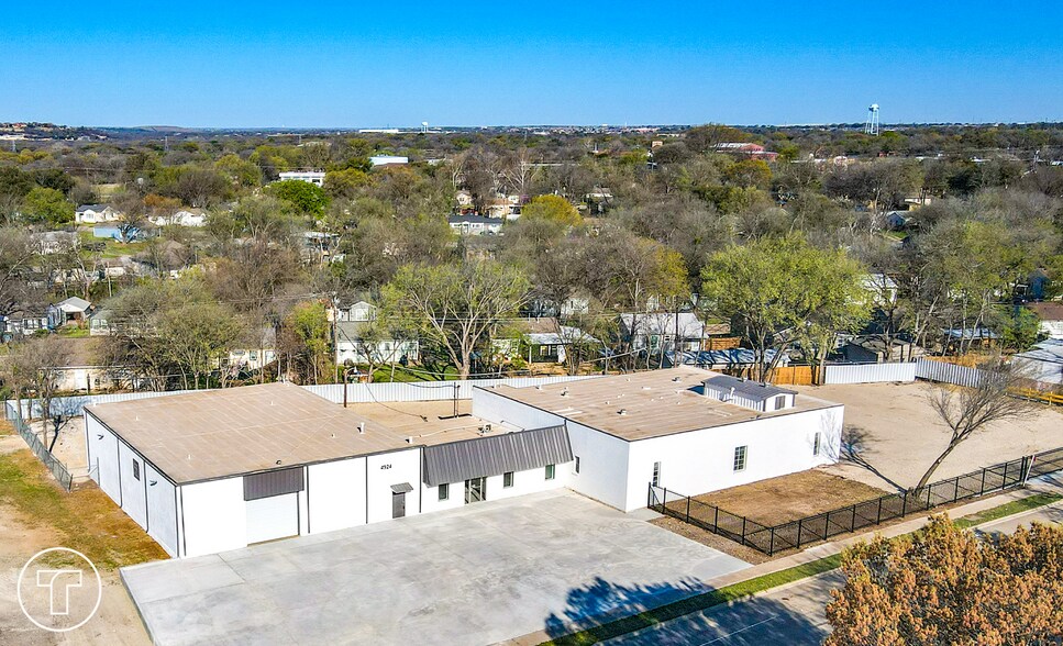4924 Old Benbrook Rd, Fort Worth, TX à vendre - Photo principale – Image 1 sur 4