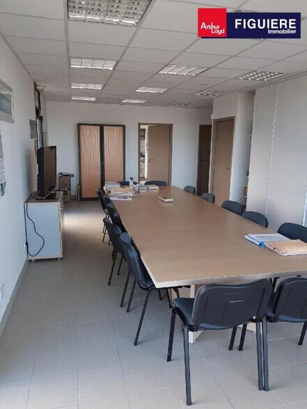 Bureau dans Arles à louer - Photo de l’immeuble – Image 2 sur 11