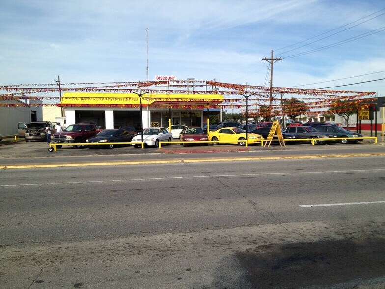 810 S 11th St, Beaumont, TX à louer - Photo de l’immeuble – Image 2 sur 4