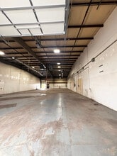 740 Industrial Dr, Cary, IL à louer Photo intérieure– Image 2 sur 8
