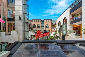413-445 N Rodeo Dr, Beverly Hills, CA à louer Photo intérieure– Image 2 sur 4