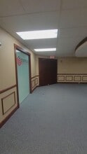100 W Old Wilson Bridge Rd, Worthington, OH à louer - Vidéo sur l’annonce professionnelle 
