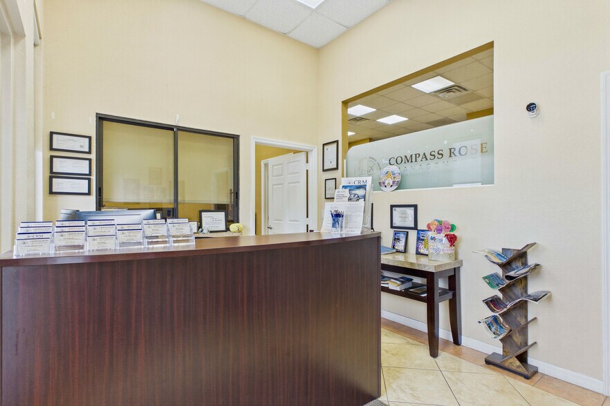 1010 NE 9th St, Cape Coral, FL à vendre - Photo de l’immeuble – Image 3 sur 58
