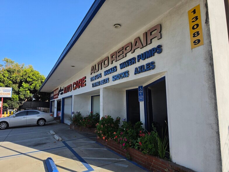 13089 Century Blvd, Garden Grove, CA à vendre - Photo de l’immeuble – Image 3 sur 8