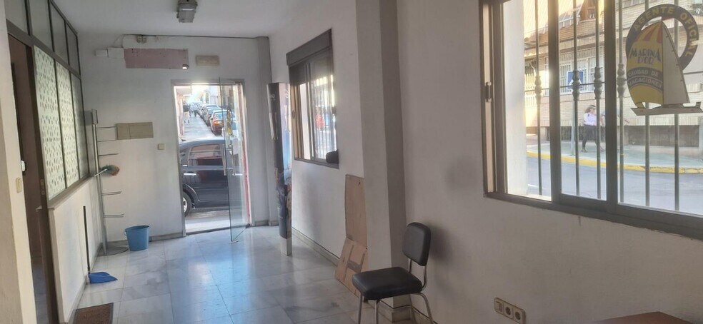 Calle Alfonso Bailón Verdejo, 1, Atarfe, Granada à louer - Photo de l’immeuble – Image 3 sur 9