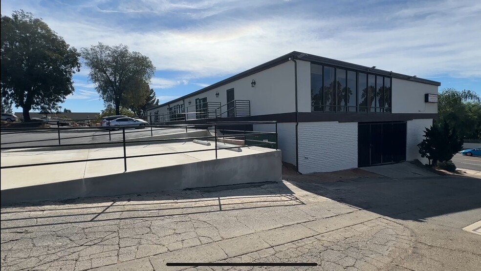 200 N Ash St, Escondido, CA à louer - Photo de l’immeuble – Image 3 sur 5