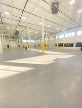 621 Busse Rd, Bensenville, IL à louer Photo intérieure– Image 2 sur 6