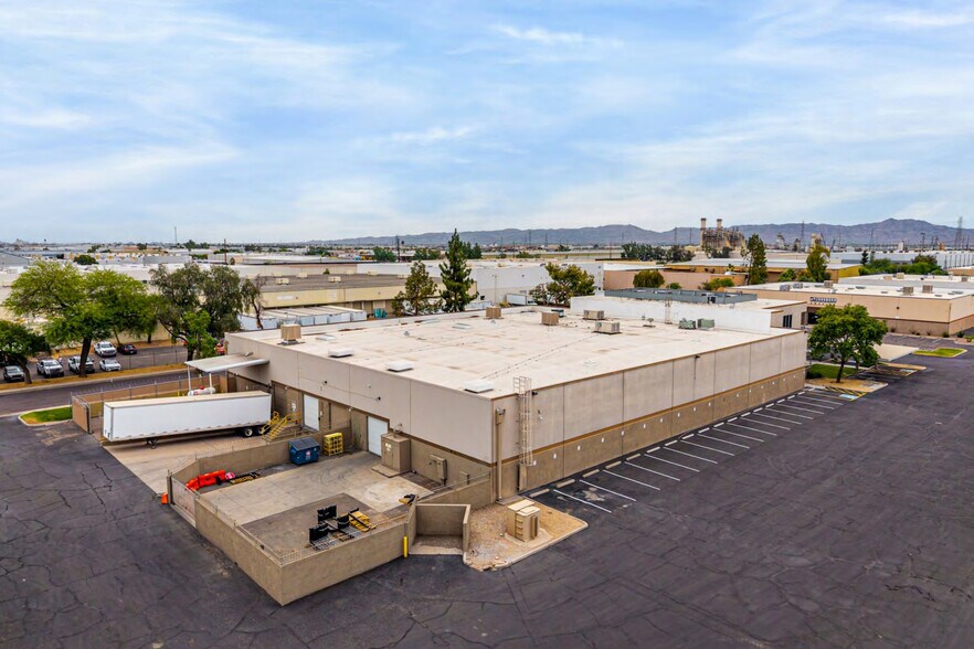 230 N 48th Ave, Phoenix, AZ à louer - Photo de l’immeuble – Image 3 sur 18