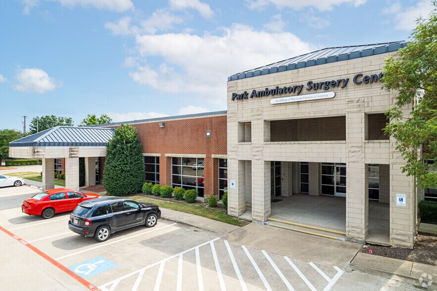 5055 W Park Blvd, Plano, TX à louer - Photo de l’immeuble – Image 3 sur 29