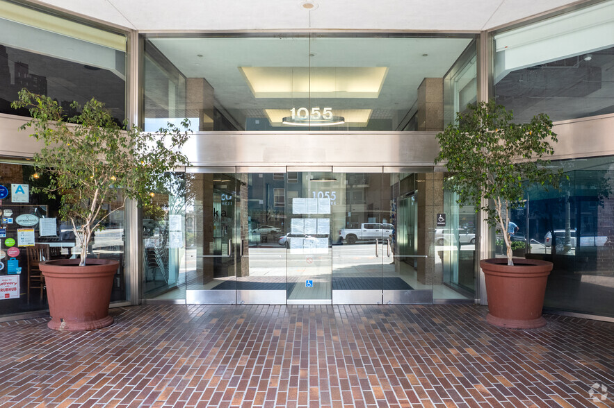 1055 Wilshire Blvd, Los Angeles, CA à louer - Photo de l’immeuble – Image 3 sur 5