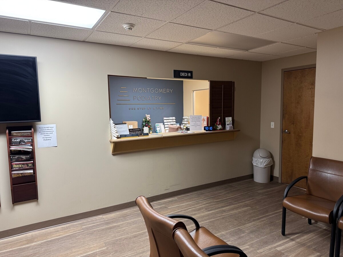 727 Welsh Rd, Huntingdon Valley, PA 19006 - Lot 103 -  - Photo intérieure - Image 1 of 9