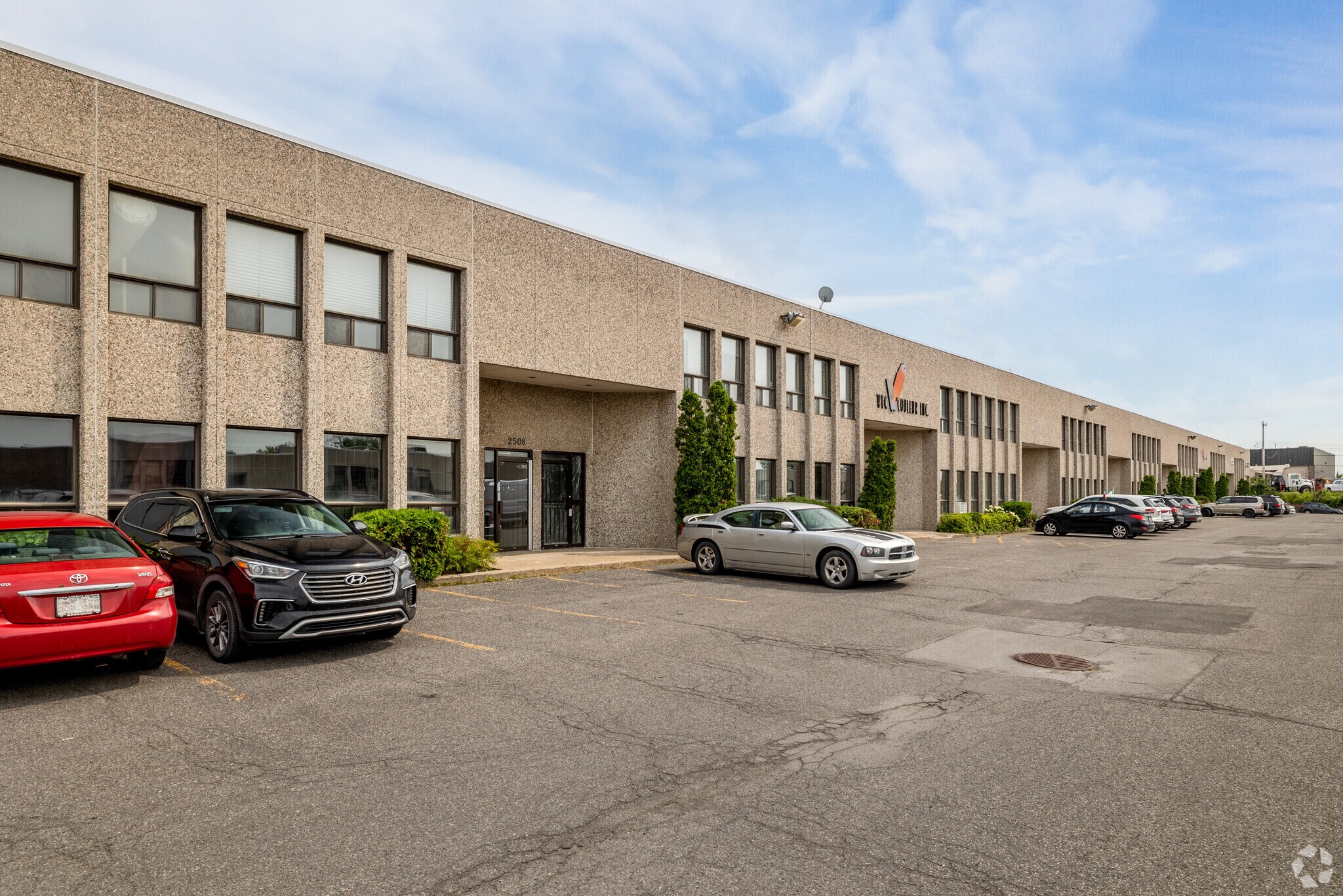 2502-2530 Rue Lapierre, Montréal, QC à vendre Photo principale– Image 1 sur 14