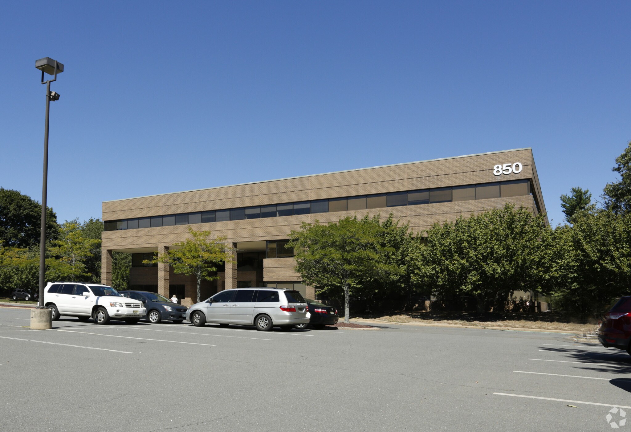 850 Bear Tavern Rd, Ewing, NJ à louer Photo principale– Image 1 sur 4