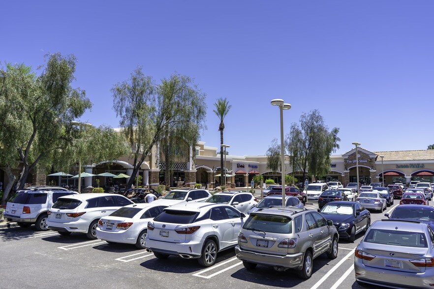 N Frank Lloyd Wright Blvd, Scottsdale, AZ à louer - Photo de l’immeuble – Image 3 sur 9
