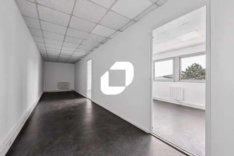 Local d’activités dans Aulnay-sous-Bois à louer - Photo de l’immeuble – Image 2 sur 26