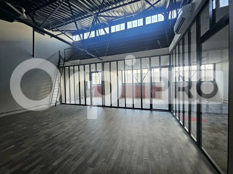 Bureau dans Reims à louer - Photo de l’immeuble – Image 3 sur 12